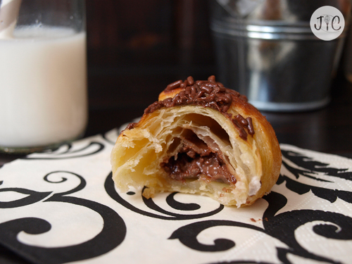 Easy Nutella Croissant Recipe