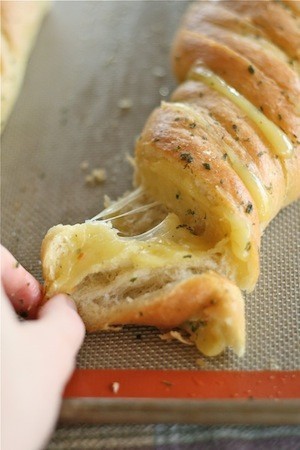 Garlic Cheesy Bread Recipe