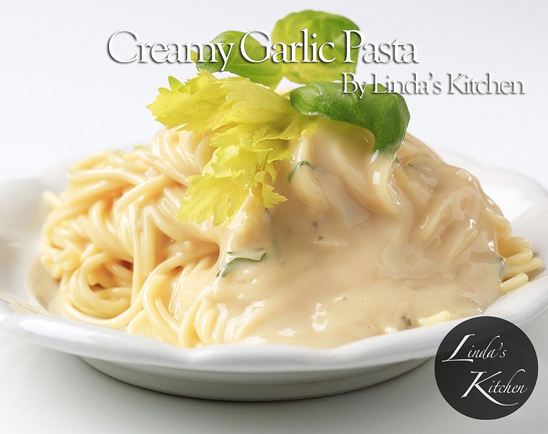 Spaghetti with creamy sauce