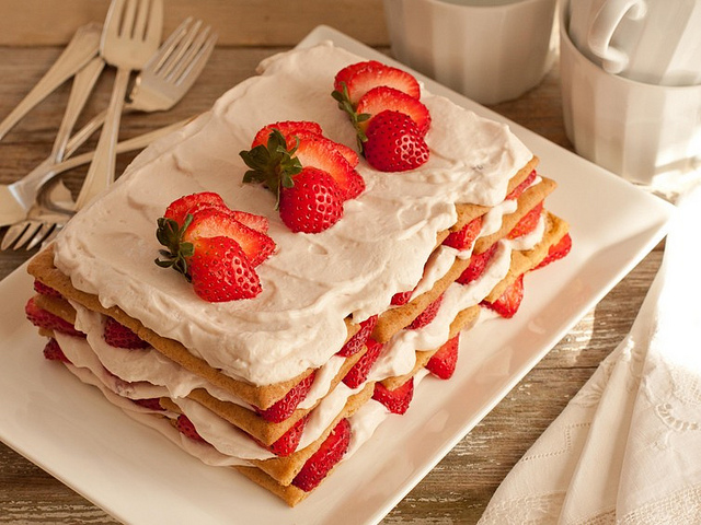 FreshStrawberryIceboxCake