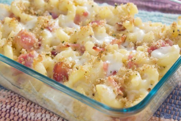 Crunchy Macaroni Cheese with Bacon