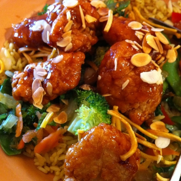 Copycat Applebee's Crispy Orange Chicken Bowl