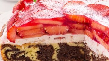 Marble Cake Cream Strawberry Glaze